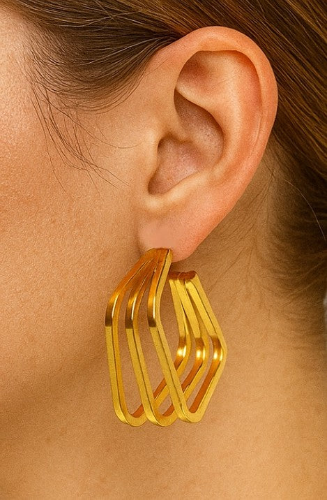 LAYERED SQUARE HOOPS